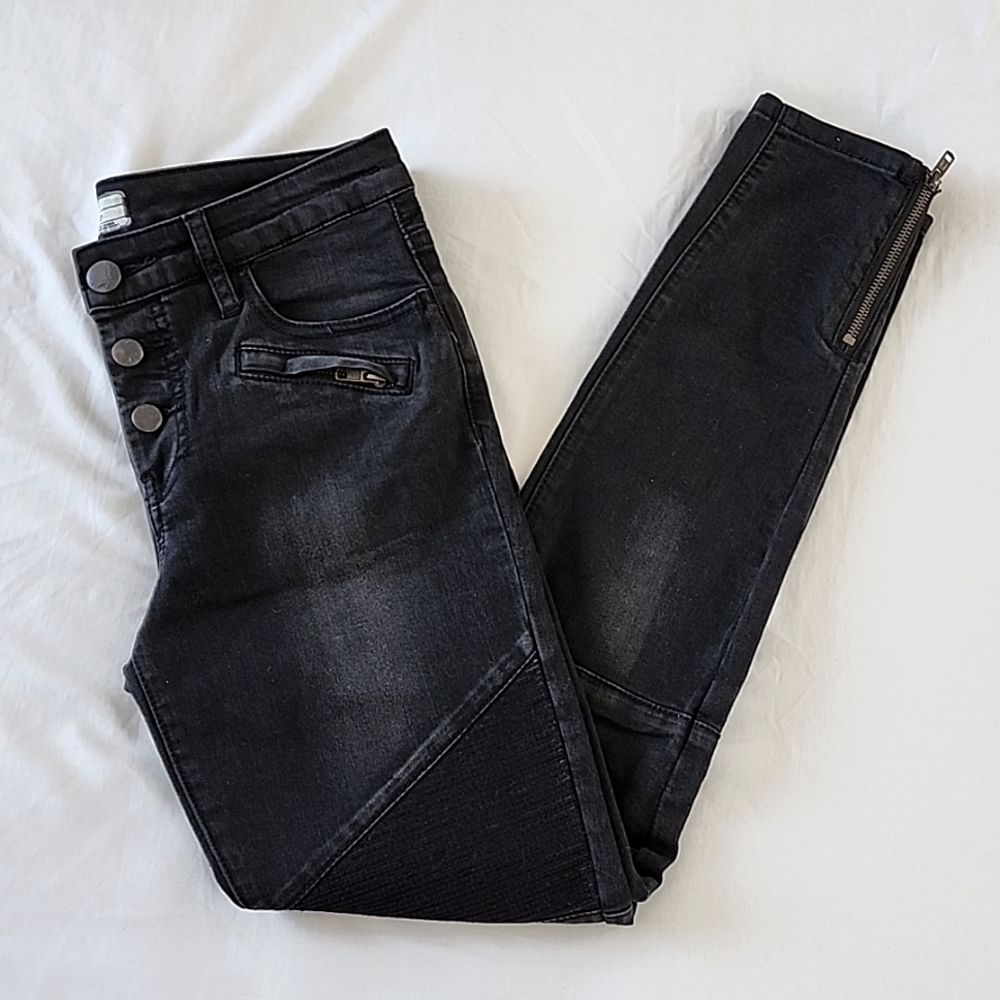 ✨️ Free People Moto Magic Jeans ✨️